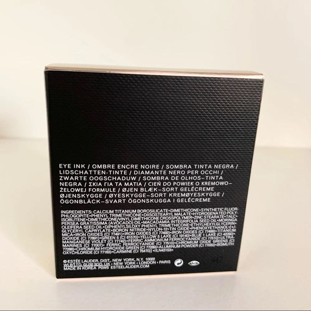 Victoria Beckham leather compact shadow
